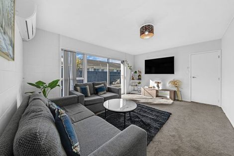 Photo of property in 2/26 Airfield Road, Takanini, 2112