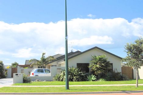 Photo of property in 607 Grenada Street, Papamoa Beach, Papamoa, 3118