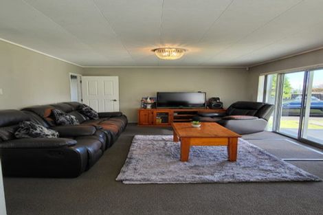 Photo of property in 58 Sharland Avenue, Manurewa, Auckland, 2102