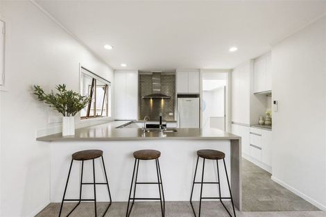 Photo of property in 127 Mellons Bay Road, Mellons Bay, Auckland, 2014