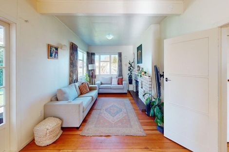 Photo of property in 11 Lyon Street, Marton, 4710