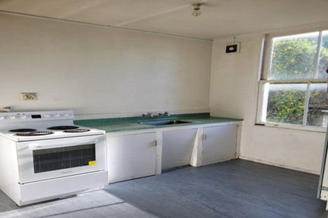 Photo of property in 29 Marine Parade, Bluff Hill, Napier, 4110