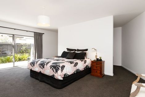 Photo of property in 18 Grand Oaks Drive, Awapuni, Palmerston North, 4412