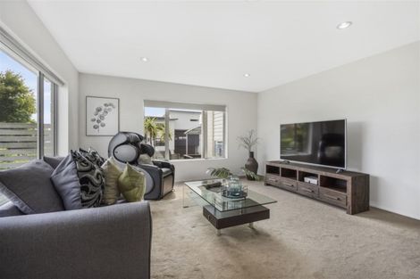 Photo of property in 23 Ravello Rise, Flat Bush, Auckland, 2019
