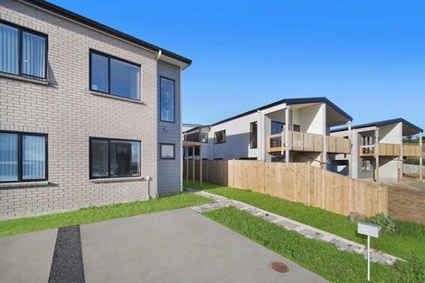 Photo of property in 22b Crestview Rise, Papakura, 2110