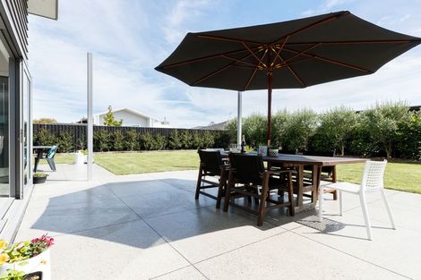 Photo of property in 18 Grand Oaks Drive, Awapuni, Palmerston North, 4412