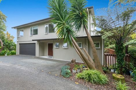 Photo of property in 15 Springwater Vale, Unsworth Heights, Auckland, 0632