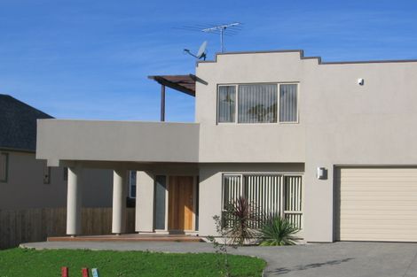 Photo of property in 78 Medallion Drive, Oteha, Auckland, 0632