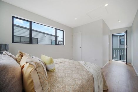 Photo of property in 99a Grove Road, Papakura, 2110