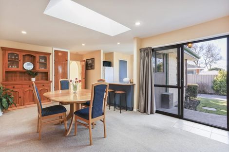 Photo of property in 3 Manson Place, Russley, Christchurch, 8042