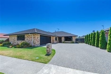 Photo of property in 8 Gandalf Crescent, Paraparaumu, 5032