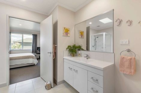 Photo of property in 56 Carrington Drive, Papamoa Beach, Papamoa, 3118