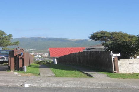 Photo of property in 8 Mapplebeck Street, Titahi Bay, Porirua, 5022