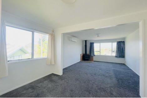 Photo of property in 90 Oriel Avenue, Tawa, Wellington, 5028