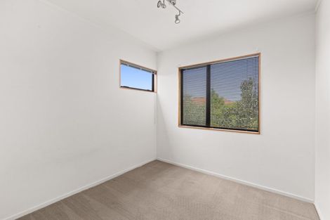 Photo of property in 4a Orewa Heights Crescent, Orewa, 0931