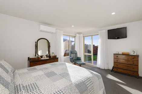 Photo of property in 16 Highwood Lane, Burnside, Christchurch, 8053