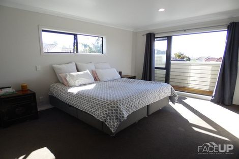 Photo of property in 7 Landmark Drive, Te Atatu Peninsula, Auckland, 0610