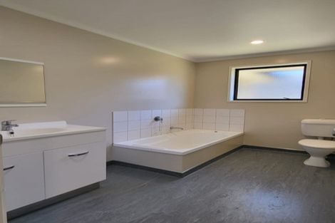 Photo of property in 49 Cyclamen Road, Mangere, Auckland, 2022