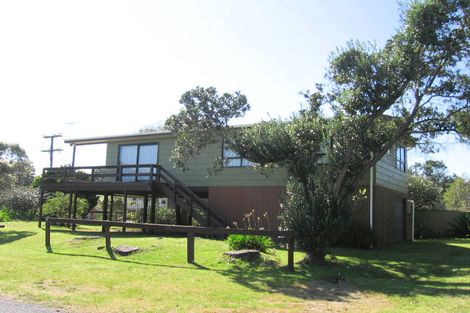 Photo of property in 41 Hardy Place, Cooks Beach, Whitianga, 3591