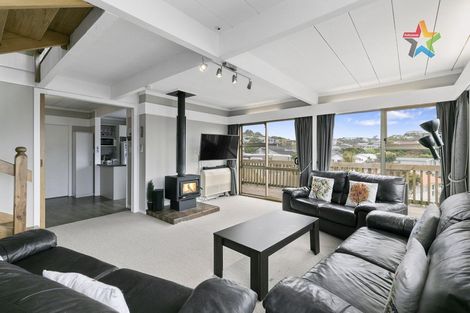 Photo of property in 33 Acacia Avenue, Maungaraki, Lower Hutt, 5010