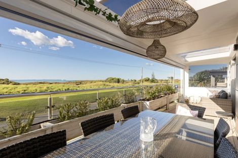 Photo of property in 822a Papamoa Beach Road, Papamoa Beach, Papamoa, 3118