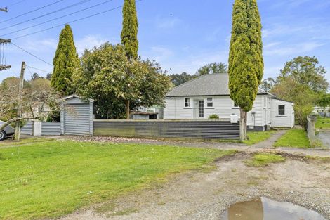Photo of property in 5 Rangatira Road, Hunterville, 4730