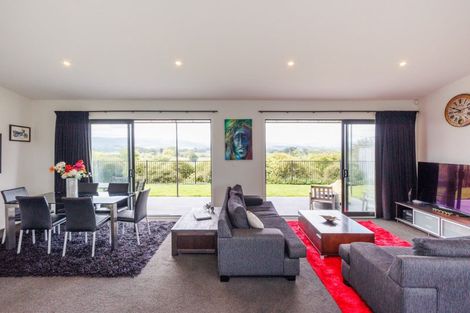Photo of property in 10 Morocco Terrace, Kelvin Grove, Palmerston North, 4414