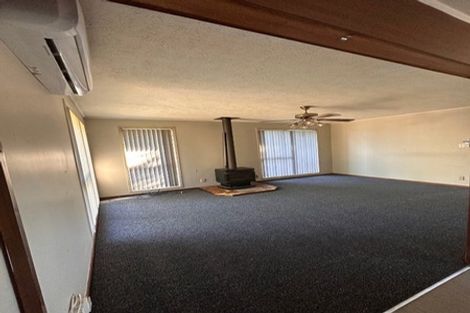 Photo of property in 5 Crispian Place, Weymouth, Auckland, 2103