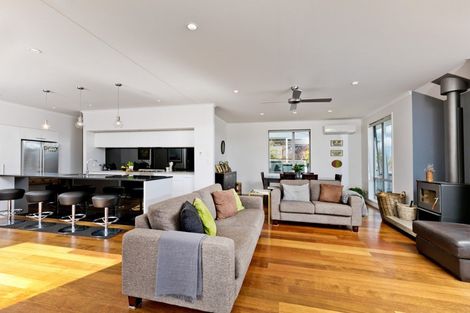 Photo of property in 6 Skipjack Pass, Silverdale, 0932