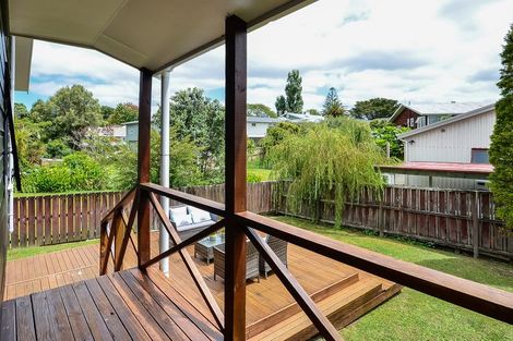 Photo of property in 2/14 Queen Mary Avenue, New Lynn, Auckland, 0600