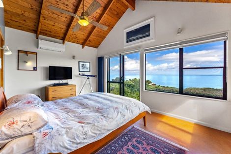 Photo of property in 73 Waitea Road, Muriwai, Waimauku, 0881