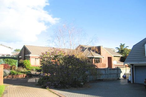 Photo of property in 11 Lemonwood Place, The Gardens, Auckland, 2105