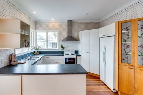 Photo of property in Herrick Bed & Breakfast, 6 Herrick Street, Marewa, Napier, 4110