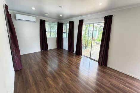 Photo of property in 26 Sunline Avenue, Massey, Auckland, 0614