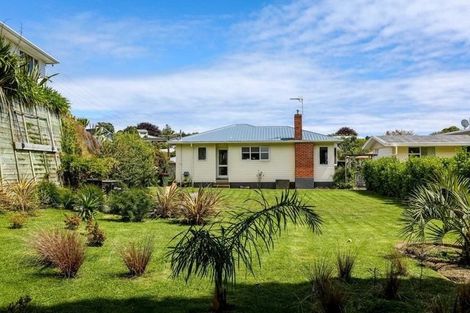 Photo of property in 31 Awanui Street, Merrilands, New Plymouth, 4312