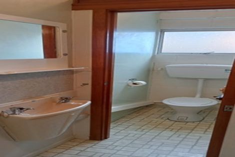 Photo of property in 1/21 Mcbreen Avenue, Northcote, Auckland, 0627