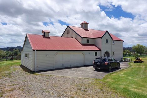 Photo of property in 54 Whakapirau Road, Maungaturoto, 0583