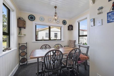 Photo of property in 17 Graham Street, Eltham, 4322