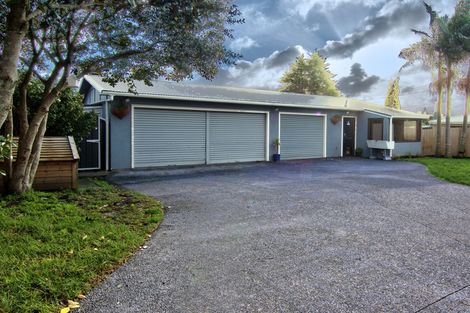 Photo of property in 13 Konini Road, Titirangi, Auckland, 0604
