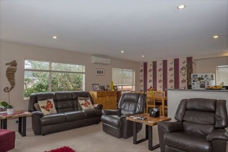 Photo of property in 5 Shadon Place, Stanmore Bay, Whangaparaoa, 0932