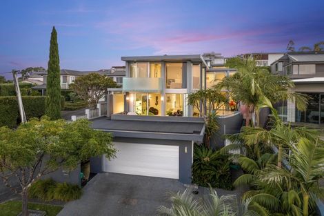 Photo of property in 10a Eastcliffe Road, Castor Bay, Auckland, 0620