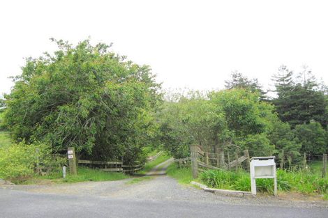 Photo of property in 171b Razorback Road, Bombay, 2472