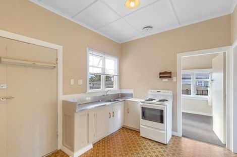 Photo of property in 13 Winchester Street, Levin, 5510