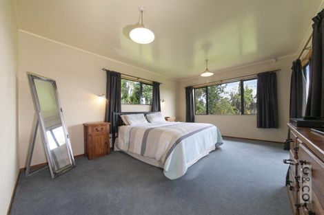 Photo of property in 166 Rimmer Road, Helensville, 0875