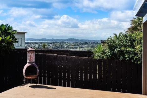 Photo of property in 27 Pahi Place, West Harbour, Auckland, 0618