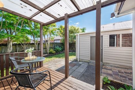 Photo of property in 2/83 Aviemore Drive, Highland Park, Auckland, 2010