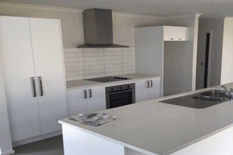 Photo of property in 13 Parton Road, Pukekohe, 2120