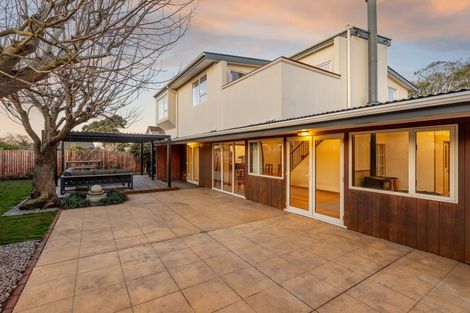 Photo of property in 7 Sawtell Place, Northcote, Christchurch, 8052