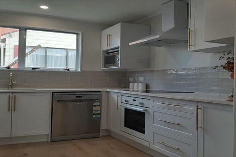 Photo of property in 34 Hassan Drive, Massey, Auckland, 0614