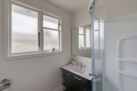Photo of property in 43 Dunedin Street, Redwood, Christchurch, 8051